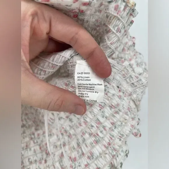 Princess Polly Floral Smocked Linen Blend Keyhole Top Size 4 - Picture 3 of 6